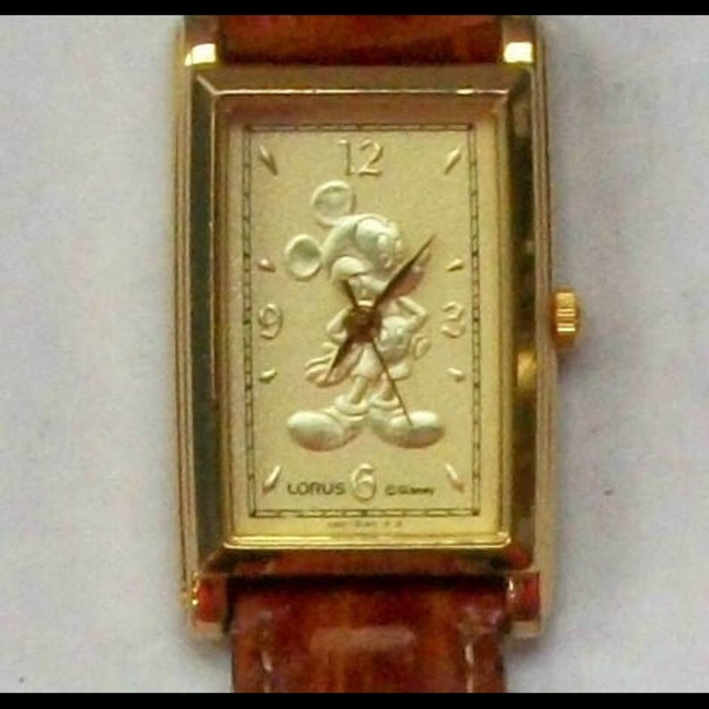 LADIES LORUS VINTAGE DISNEY MICKY MOUSE WATCH